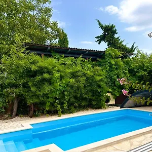 Bokalu With Private Pool Appartamento Porec