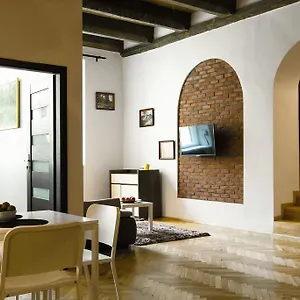 κάντε κράτηση εδώ